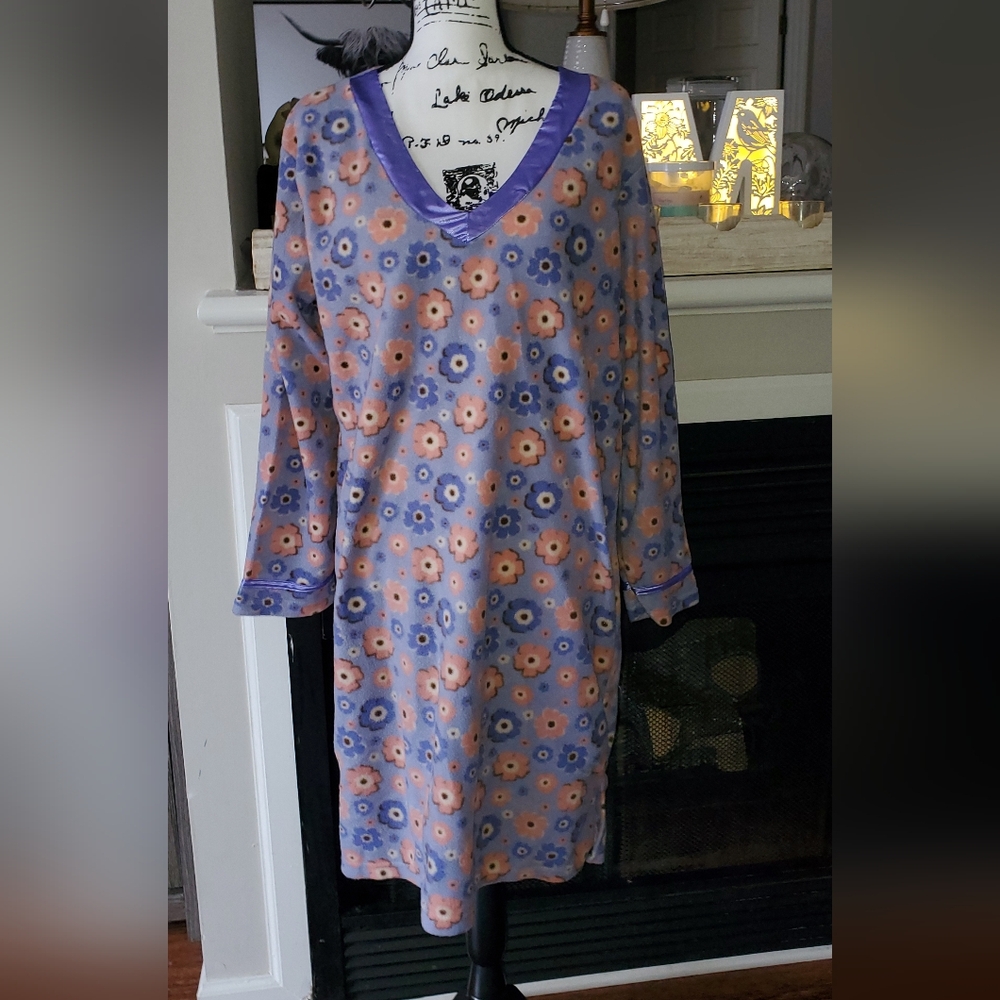 New Pink Laundry Pullover Fleece Floral Satin V-NECK Nightgown Sleepshirt Medium